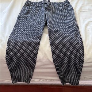 Old Navy Women's Black and White Patterned Skinny Pants